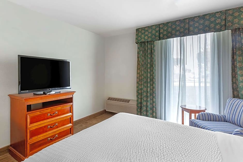 Clarion Inn Ontario
