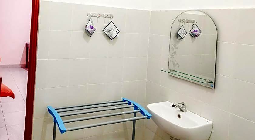 RedDoorz @ Makarios Hotel Poso