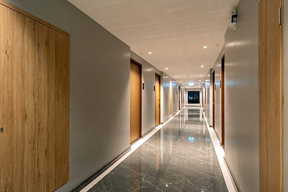 Crystal Srivaree Suvarnabhumi Hotel