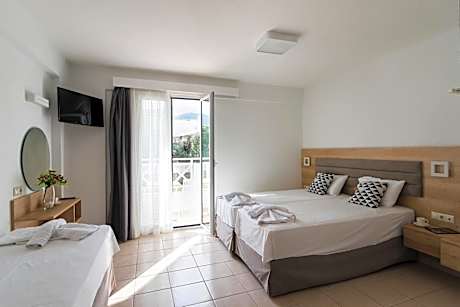 Superior Triple Studio with Garden View