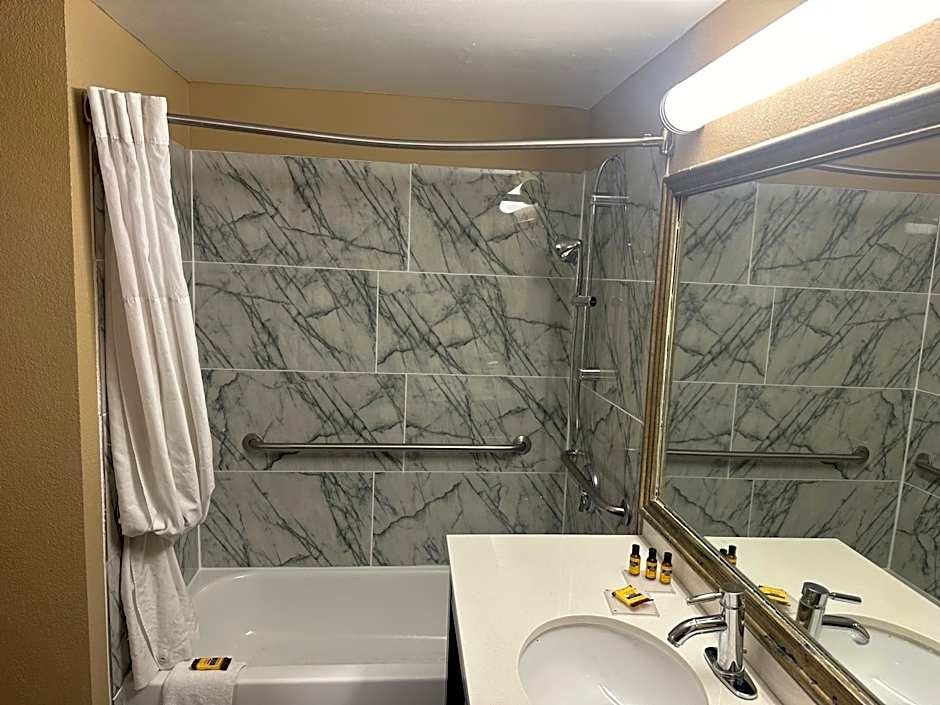 Wingate by Wyndham Harrisburg Near Hershey