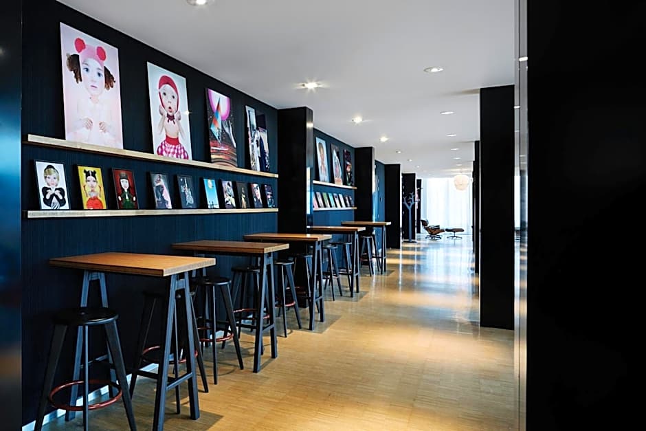 citizenM Schiphol Airport