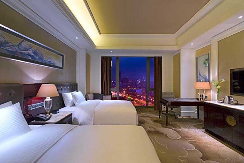 Deluxe Grand 2 Beds — 6 fotoğraftan 1. fotoğraf