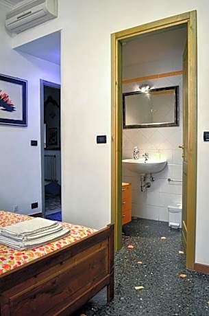 Double or Twin Room with Private External Bathroom