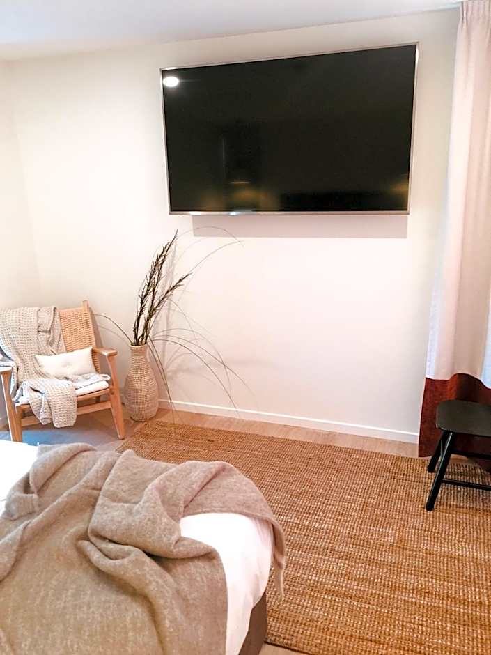 Bruny Island Escapes and Hotel Bruny