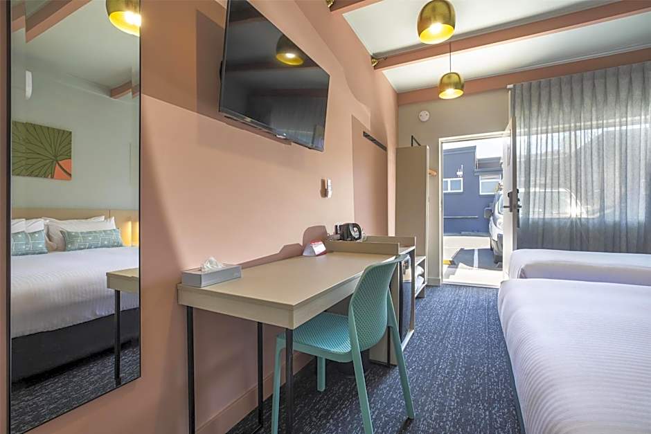 Nightcap at Sandbelt Hotel