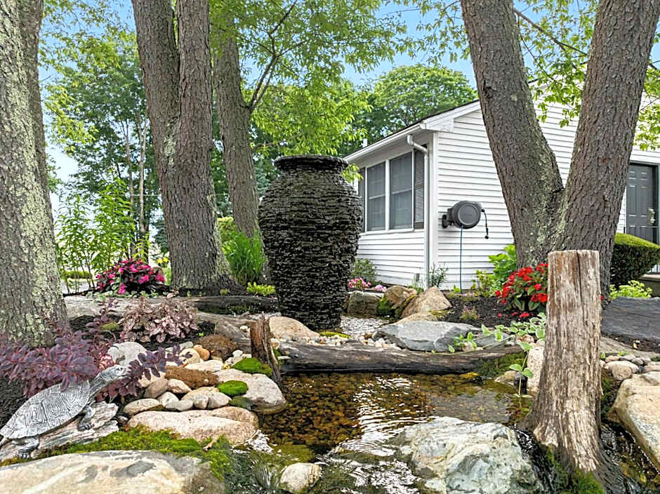 Founder's Brook Motel and Suites