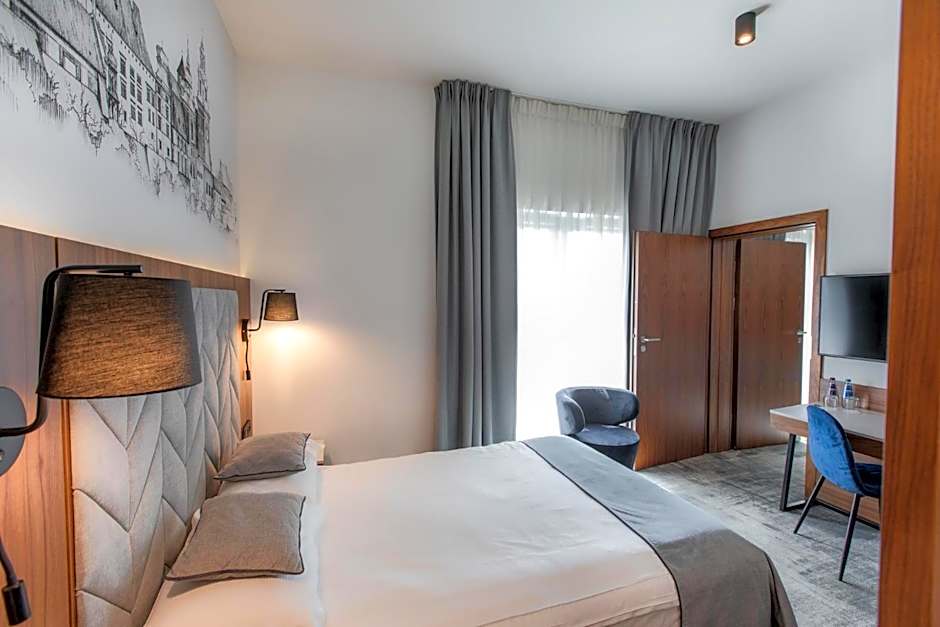 Garden Square Hotel
