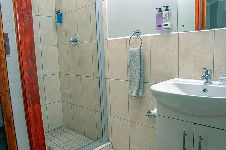 Woodpecker's Inn Guest House