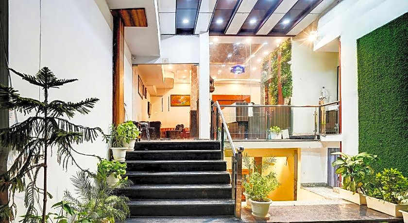 Hotel SV Grand Varanasi – Varanasi, VA
