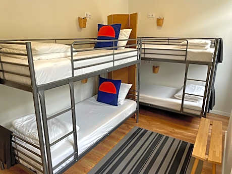 Bunk Bed in Mixed Dormitory Room