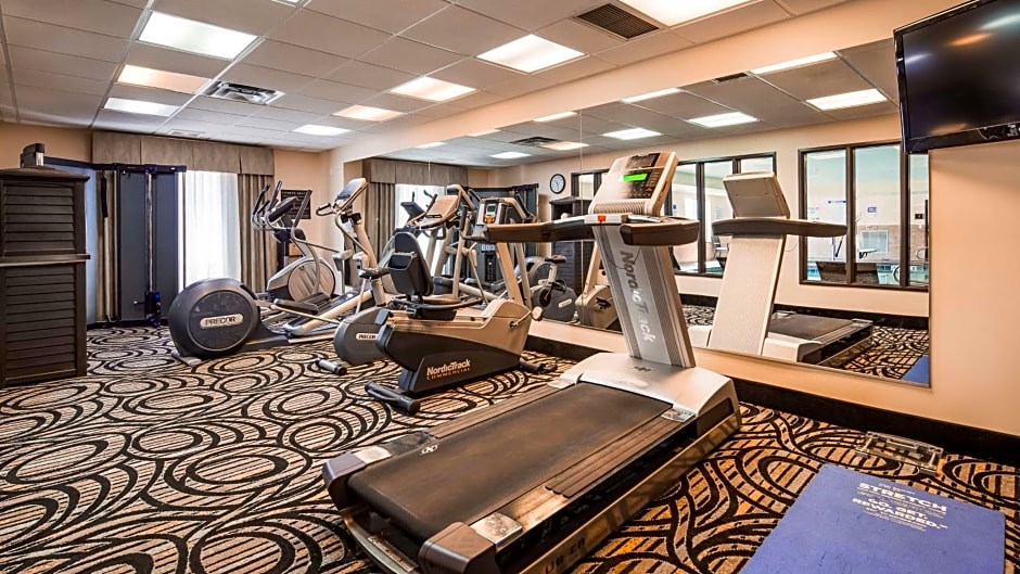 Best Western Plus Airport Inn & Suites