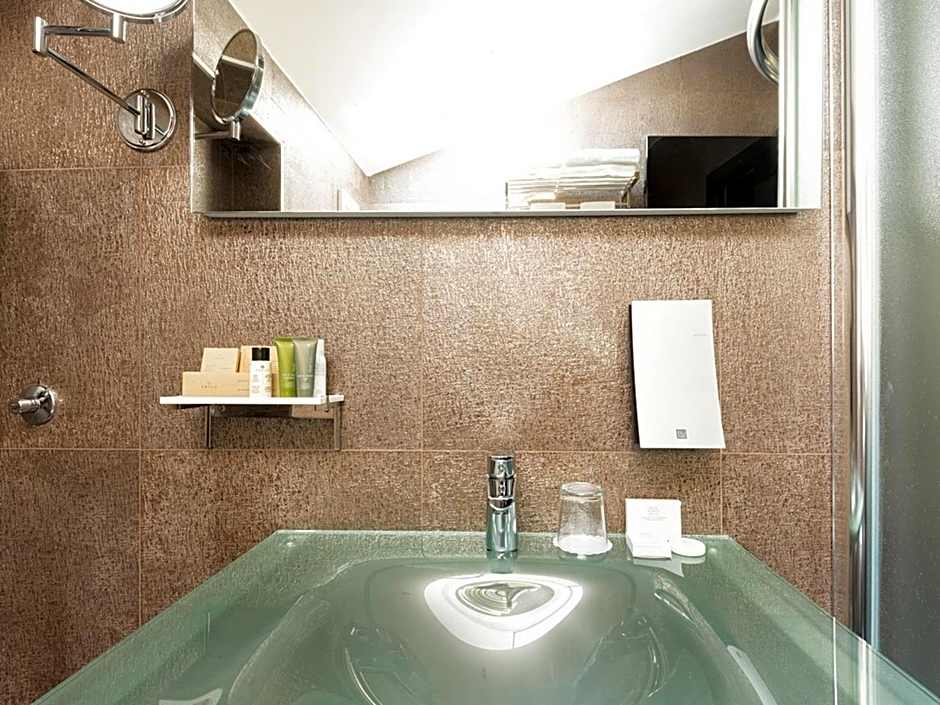 Nova City Garni Hotel Signature Collection