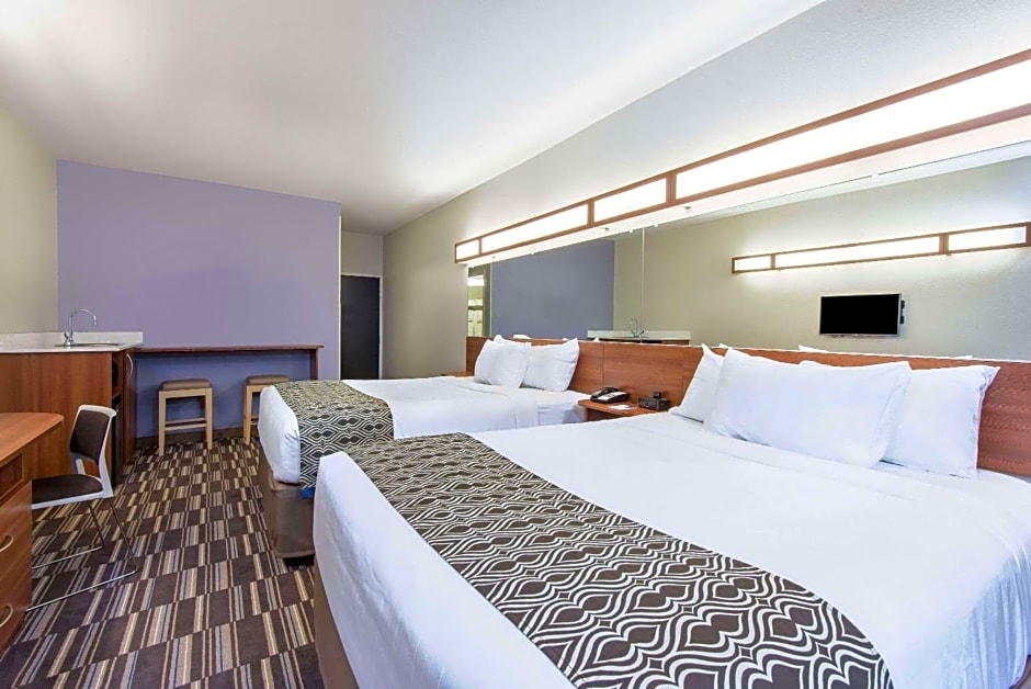 Microtel Inn & Suites By Wyndham Cadiz