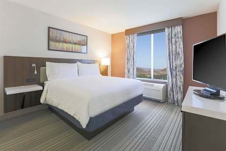 King Room with Tub - Mobility and Hearing Access