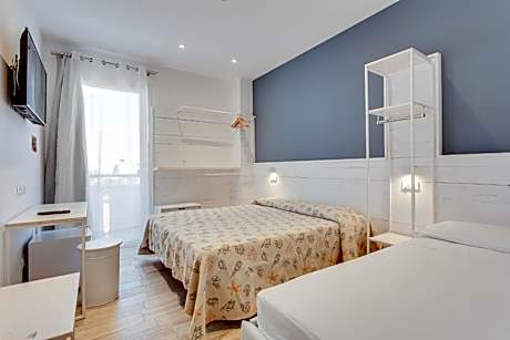 Connecting Room
