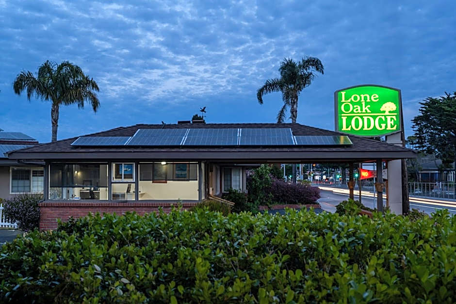 Lone Oak Lodge