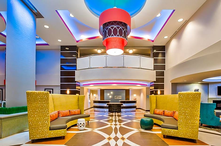 Holiday Inn Express & Suites Eureka By IHG