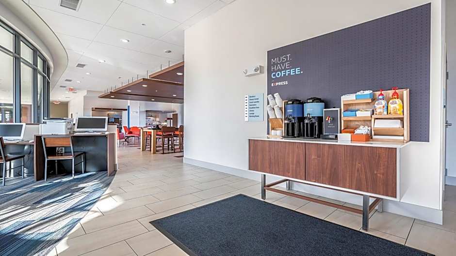 Holiday Inn Express & Suites Platteville By IHG