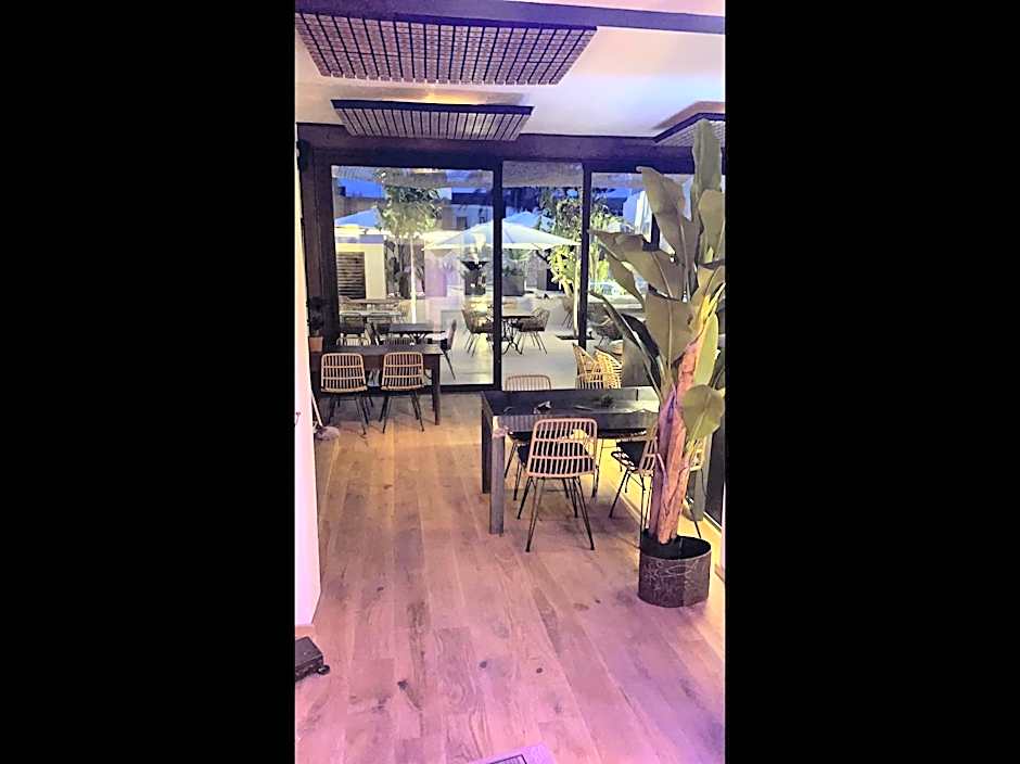 Petit Hotel C'an Mel