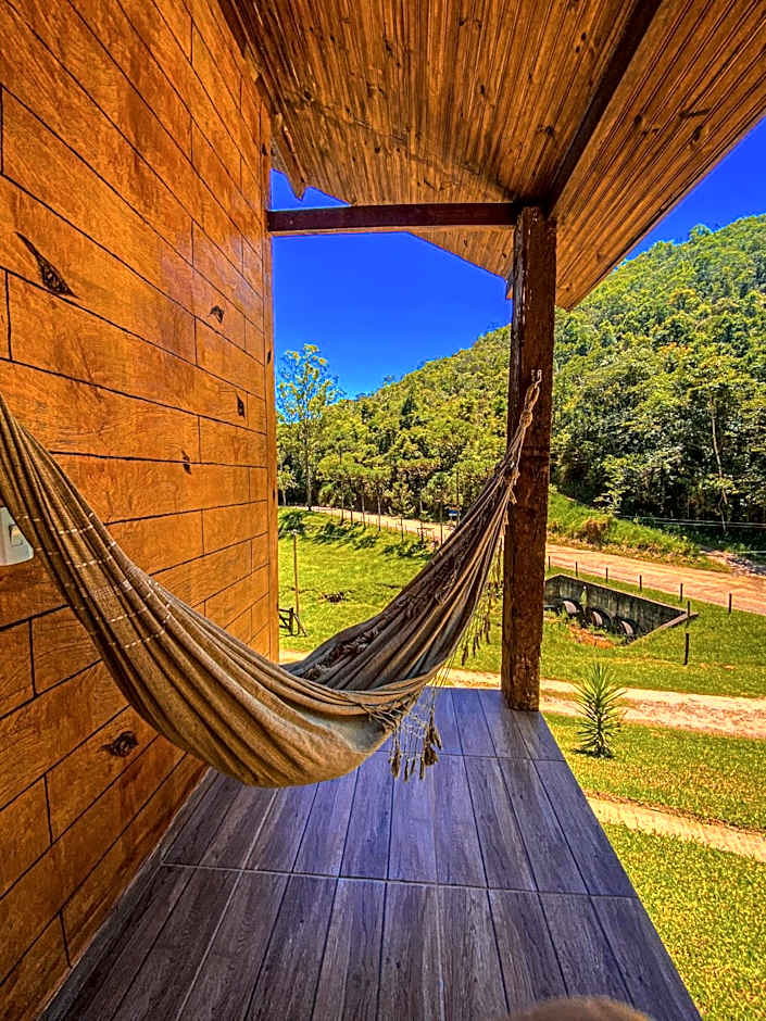 Chalés com Hidromassagem e Lareira em Visconde de Mauá, Prox Pedra Selada, Pousada Leal Chalés
