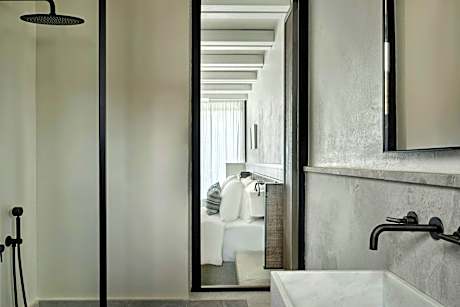 Elite Private Pool, 2 Bedroom Family Suite, Bedroom 1: 1 King, Bedroom 2: 1 King, Sea view