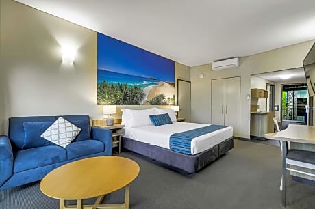 King Resort Hotel Room