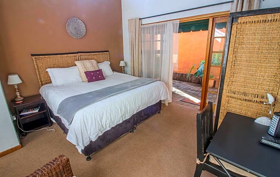 Charlie's Spot - The Gardens