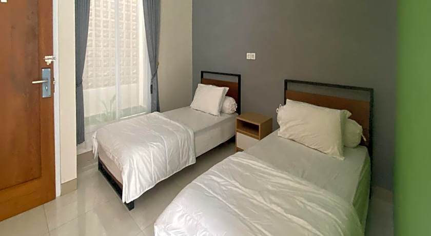 RedDoorz @ Araya House Ngawi