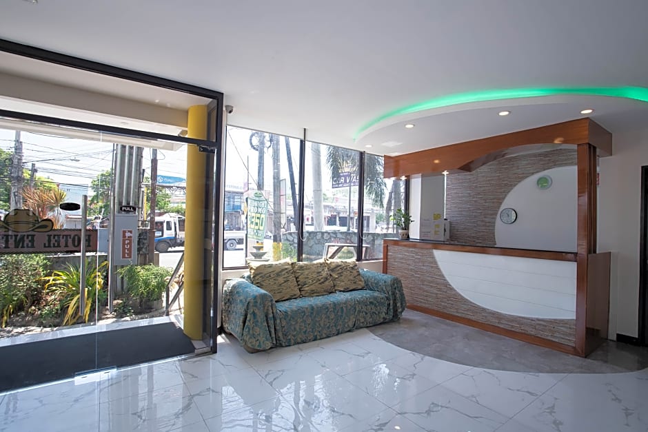 Vaccinated Staff - OYO 195 Ranchotel - Binan