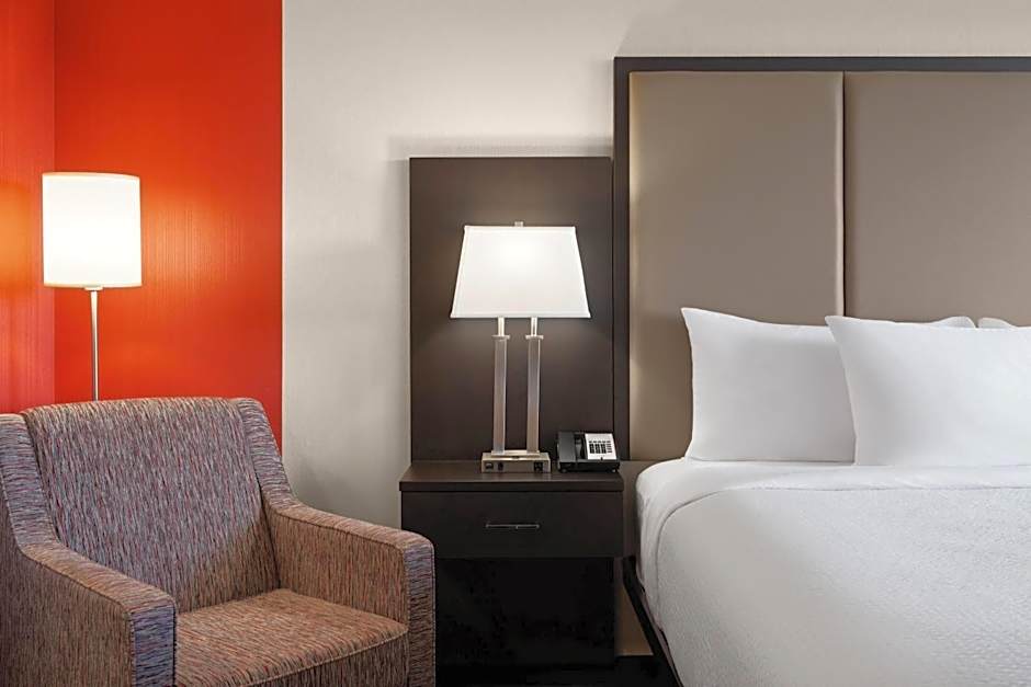 Ramada by Wyndham Saskatoon