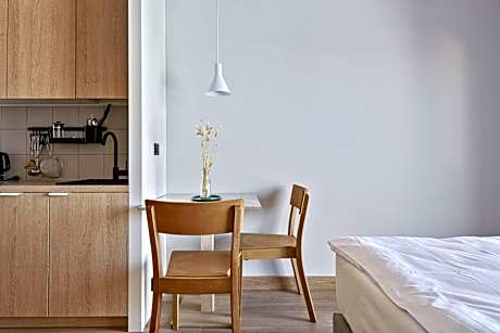 Medium-studio with AC