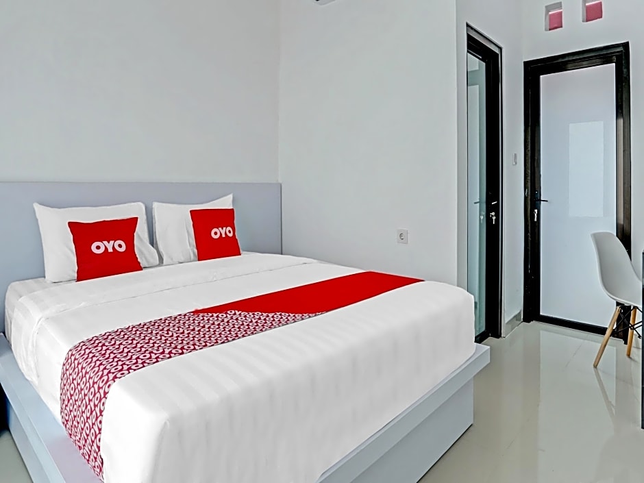 OYO 90525 White Guesthouse