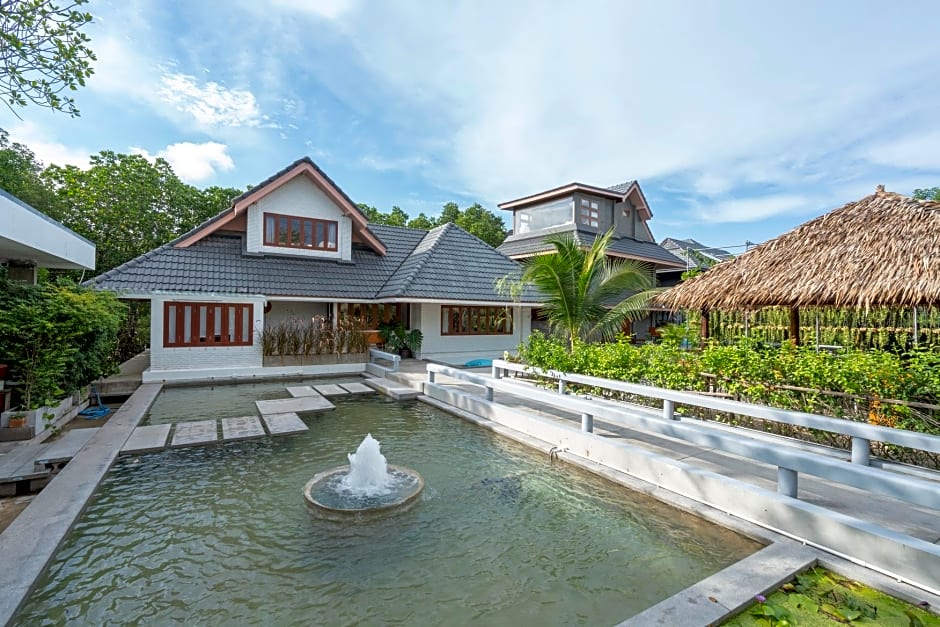 Phrip Phri Luxury Pool Villas