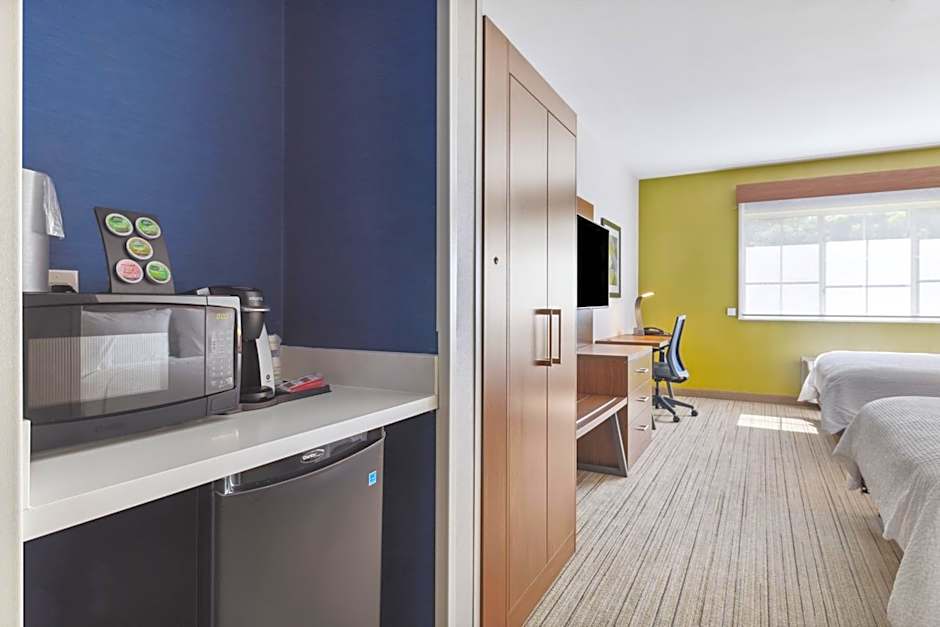 Holiday Inn Express & Suites Mountain View Silicon Valley By IHG