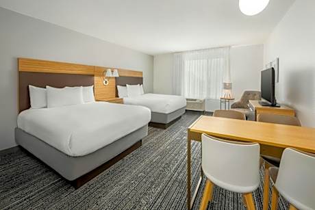 Studio with Two Queen Beds