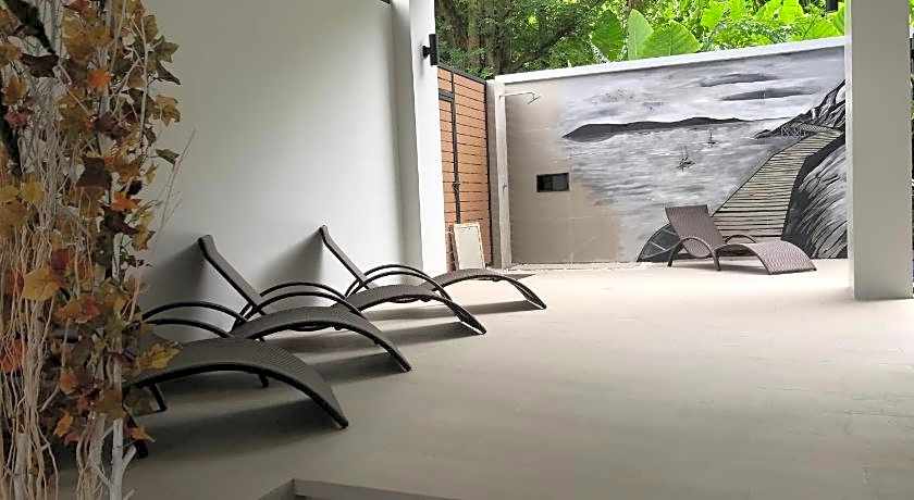 Golden Paradise Hotel