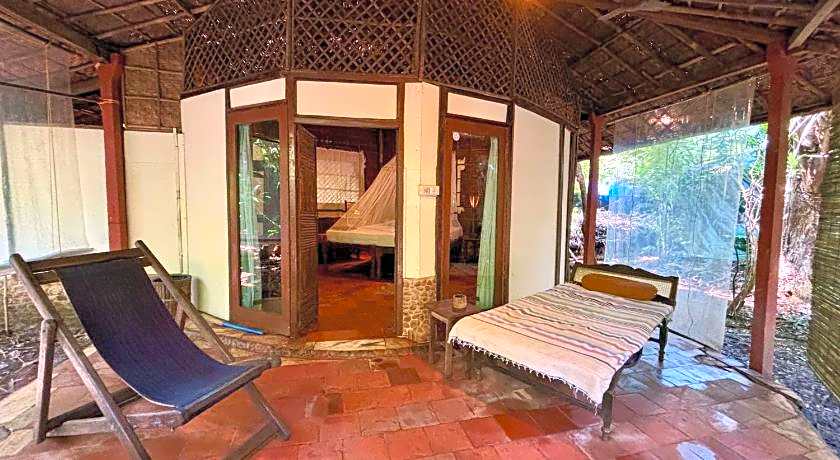 Bhakti Kutir Huts