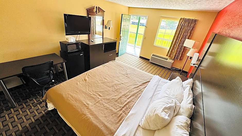 Garden Inn and Suites near Callaway Gardens Pine Mountain