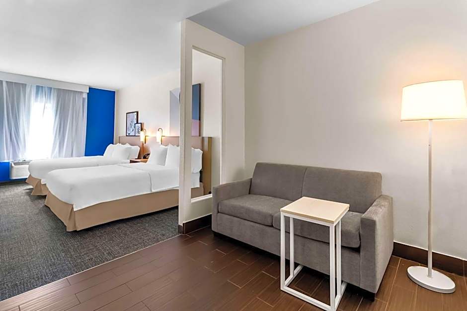 Spark by Hilton Pearland