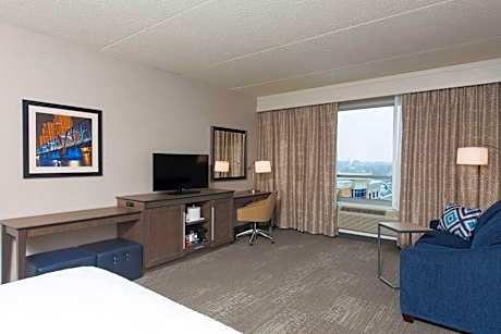 King Room with Sofa Bed - Hearing Accessible/Non-Smoking