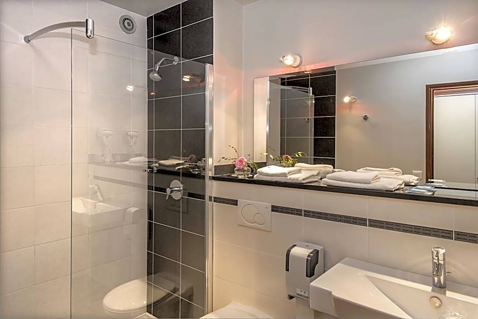 Logis Hotel Restaurant Du Commerce