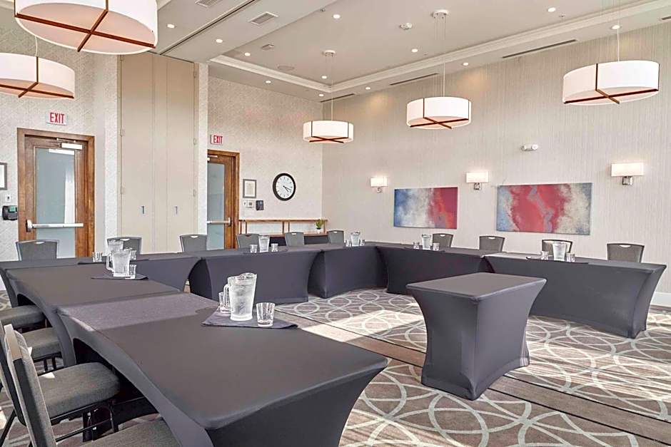 Sandman Signature Plano-Frisco Hotel