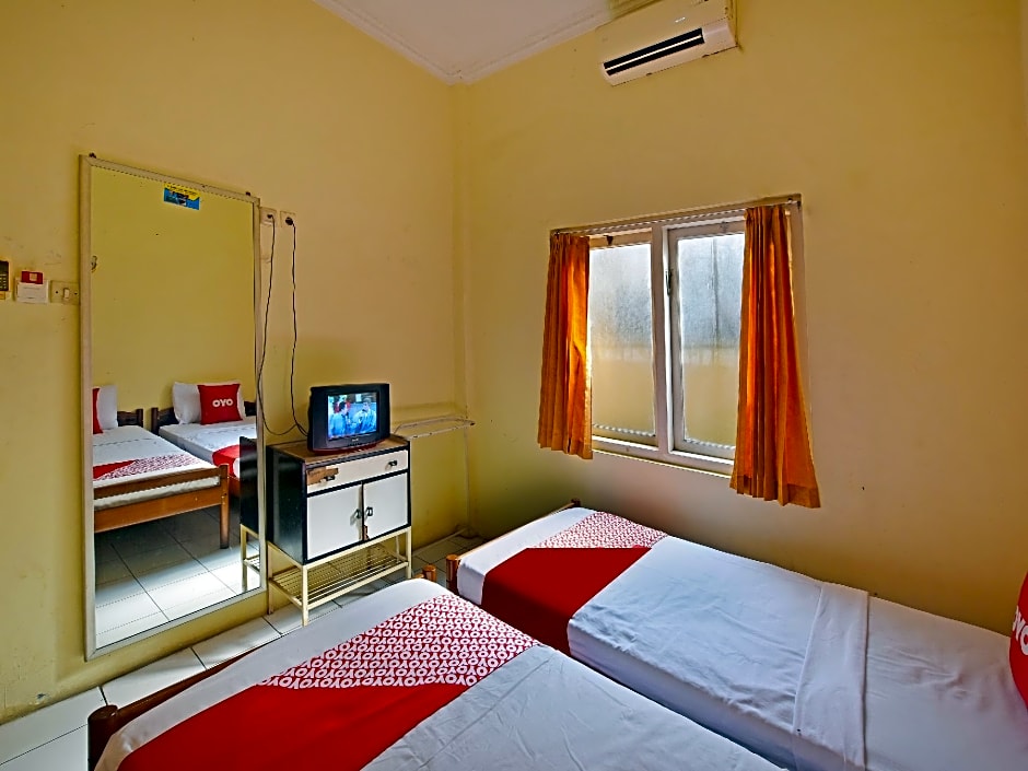 OYO 3722 Hotel Mutiara