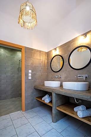 Apartment with Garden View