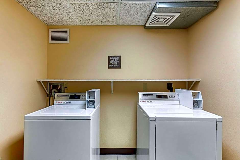 Comfort Inn and Suites Jackson - West Bend