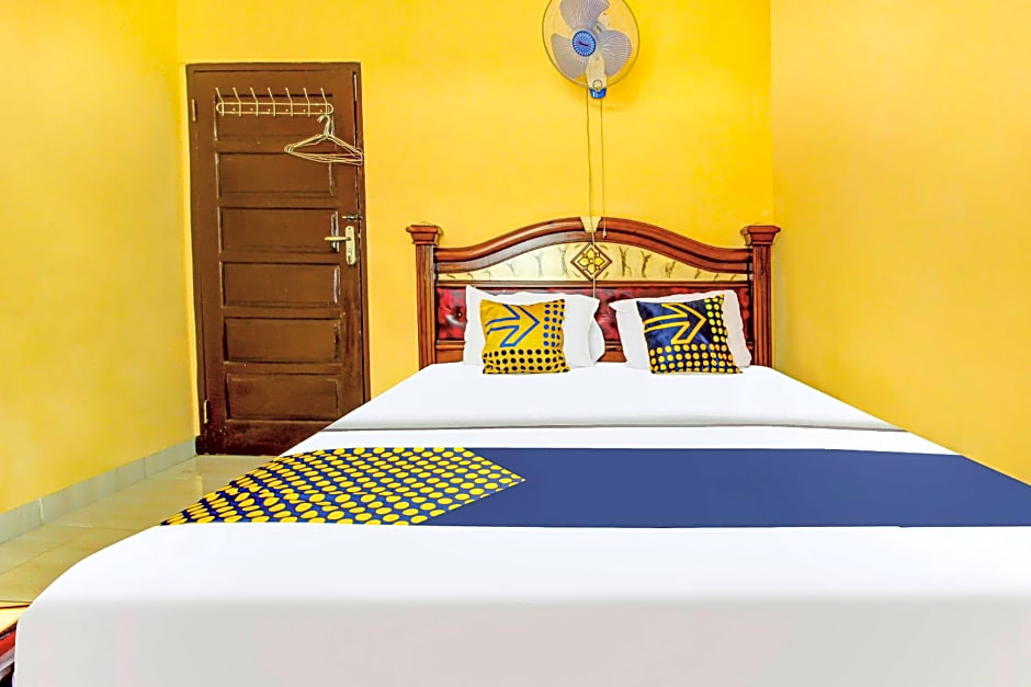 OYO HOMES 91242 Desa Wisata Cibuntu Kuningan Syariah