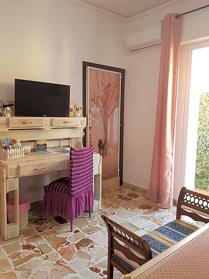 Foto 1 de 6 de Double Room with Private Bathroom