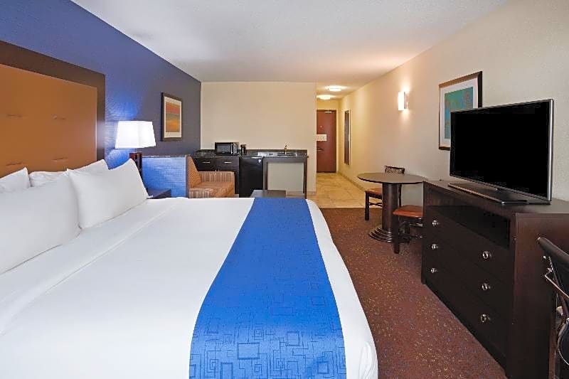 Holiday Inn Express & Suites Davenport North