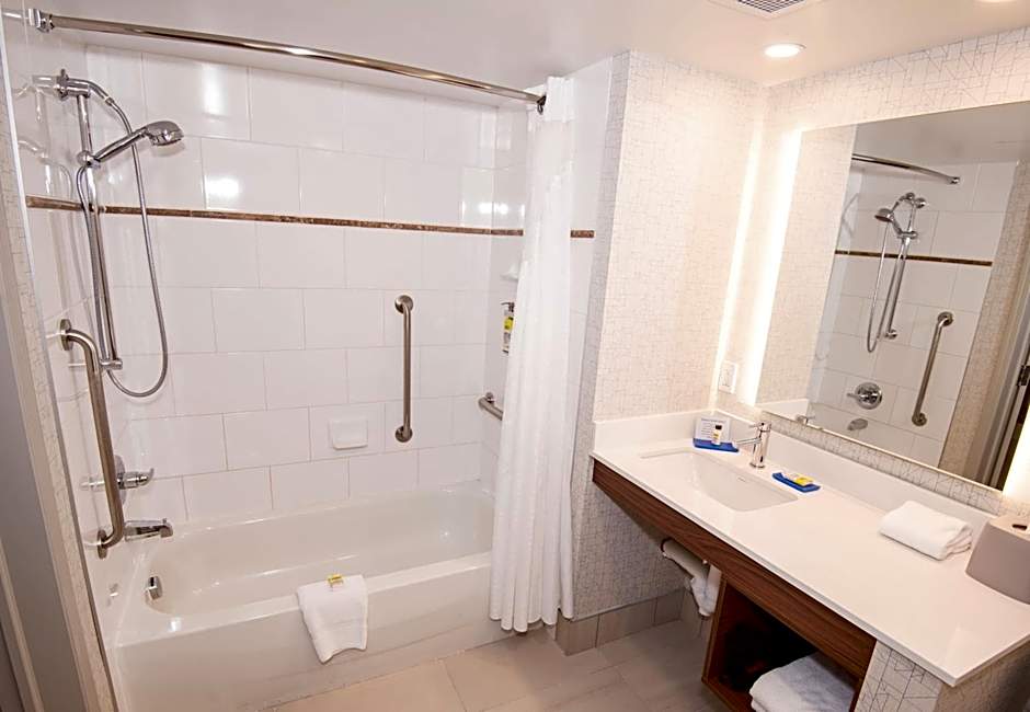 Holiday Inn Express Hotel & Suites-Hinton By IHG